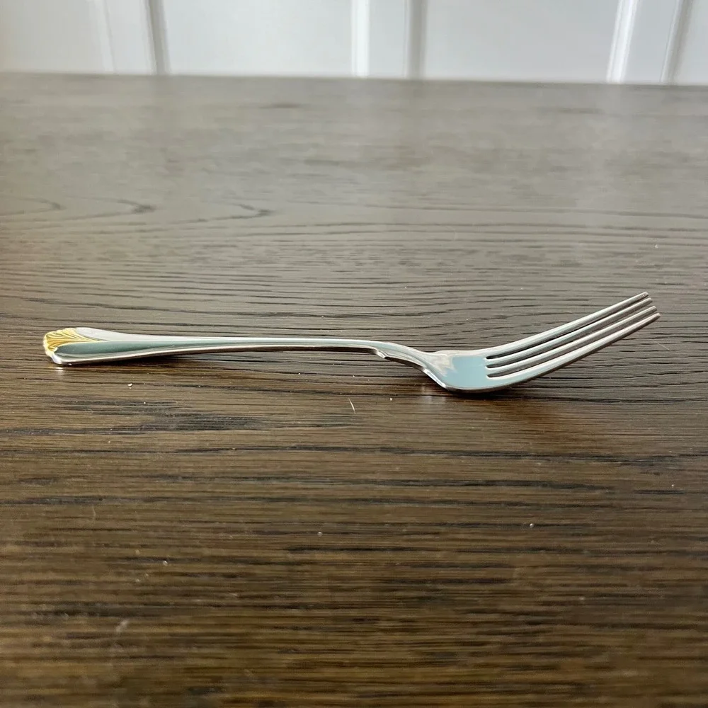 Yamazaki Cara 24k Gold Accent Salad Fork 18/8 Stainless Steel Shell Motif New